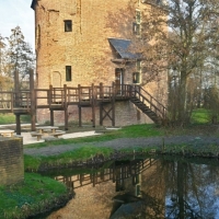 Huys-Dever-Donjon-Lisse-gracht-spiegeling.jpg