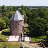 Huys-Dever-Donjon-Lisse-Drone-2